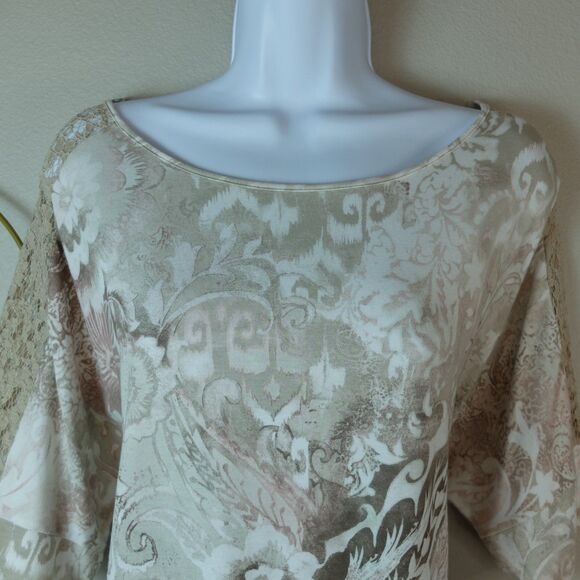 Chico's Floral Paisley Lace Detail 1/2 Sleeve Top Size 2 - Picture 3 of 10